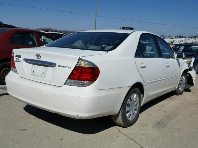 4T1BE32K65U557985 - 2005 TOYOTA CAMRY LE WHITE photo 4