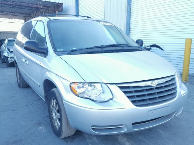 2A4GP54L46R753535 - 2006 CHRYSLER TOWN & COU SILVER photo 1