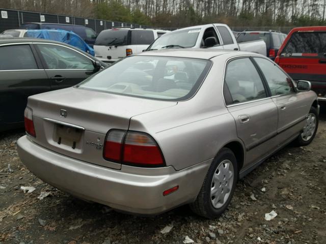 1HGCD5636VA136961 - 1997 HONDA ACCORD LX SILVER photo 4