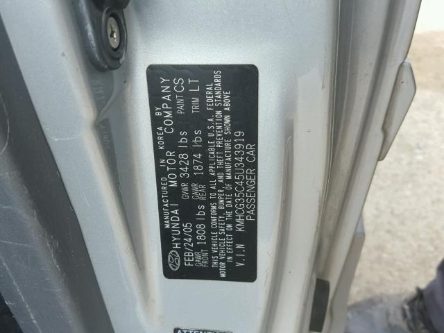 KMHCG35C45U343919 - 2005 HYUNDAI ACCENT GS SILVER photo 10