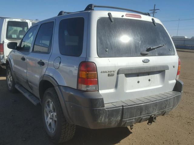 1FMYU93125KB42261 - 2005 FORD ESCAPE XLT SILVER photo 3