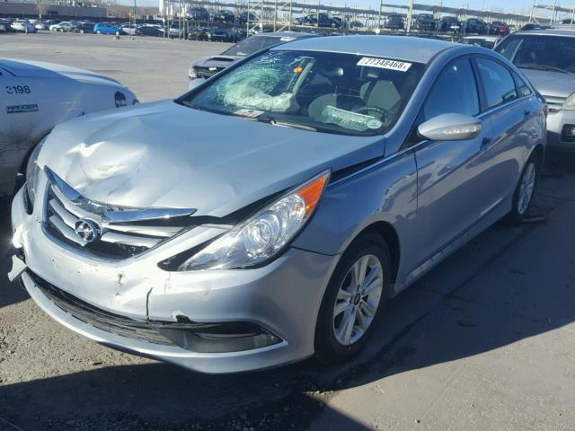 5NPEB4AC6EH827771 - 2014 HYUNDAI SONATA GLS SILVER photo 2