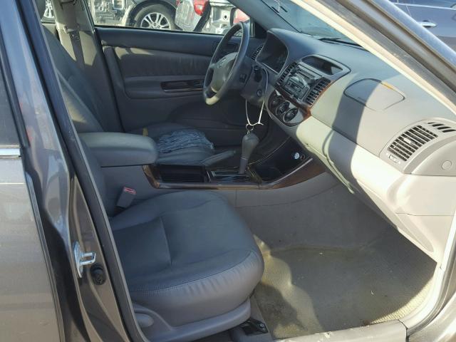 4T1BE32K33U715695 - 2003 TOYOTA CAMRY LE GRAY photo 5