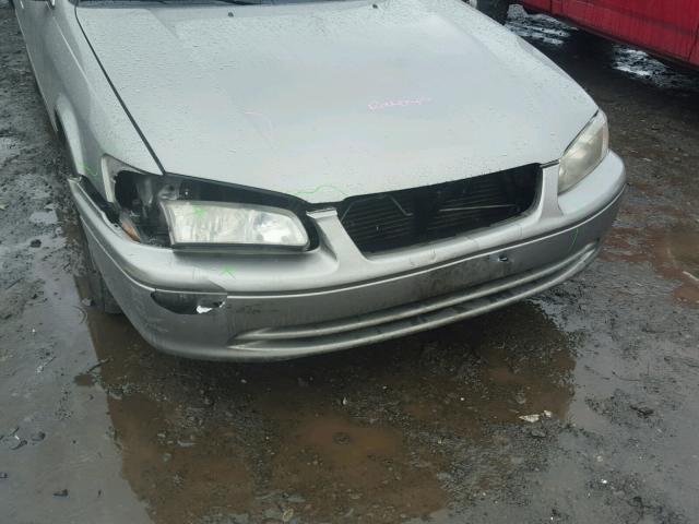 JT2BG22K4Y0415843 - 2000 TOYOTA CAMRY CE SILVER photo 9