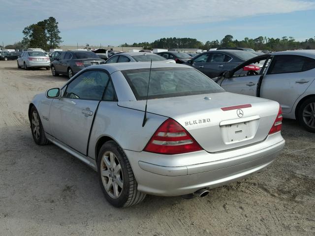 WDBKK49F22F239565 - 2002 MERCEDES-BENZ SLK 230 KO SILVER photo 3