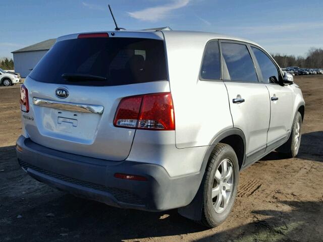 5XYKTCA17BG014189 - 2011 KIA SORENTO BA SILVER photo 4