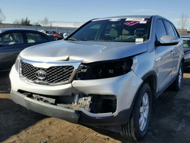 5XYKTCA17BG014189 - 2011 KIA SORENTO BA SILVER photo 9