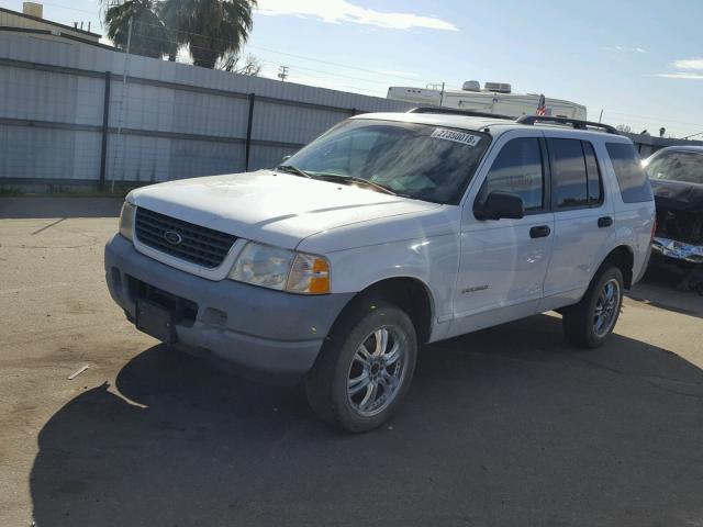 1FMZU62E42ZA04439 - 2002 FORD EXPLORER X WHITE photo 2