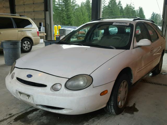 1FALP57U1TG223244 - 1996 FORD TAURUS GL WHITE photo 2