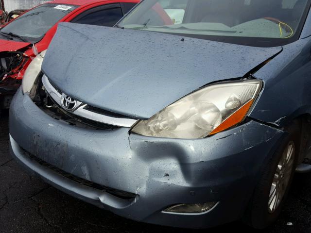 5TDZK22C18S104686 - 2008 TOYOTA SIENNA XLE BLUE photo 9