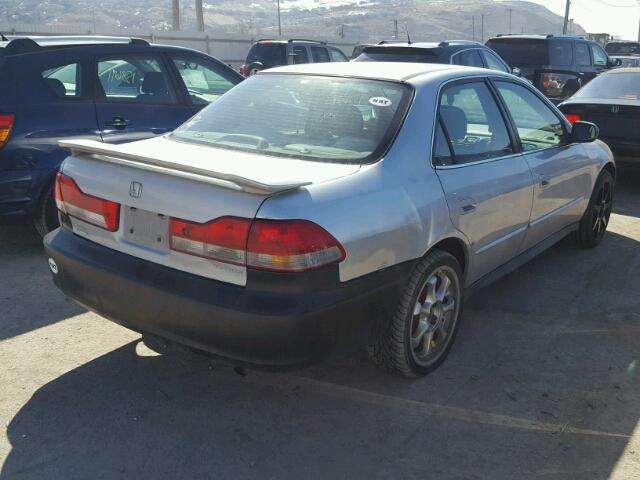 1HGCG55472A124542 - 2002 HONDA ACCORD LX SILVER photo 4