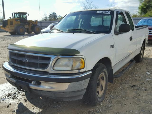 1FTZX1724WNC38722 - 1998 FORD F150 WHITE photo 2