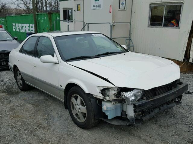 JT2BG22K410573086 - 2001 TOYOTA CAMRY CE WHITE photo 1