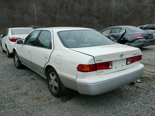 JT2BG22K410573086 - 2001 TOYOTA CAMRY CE WHITE photo 3