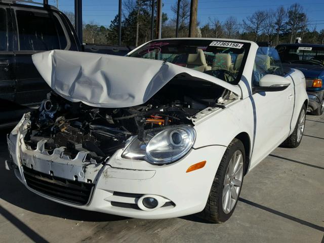 WVWBW7AH3BV003775 - 2011 VOLKSWAGEN EOS KOMFOR 白色 照片 2