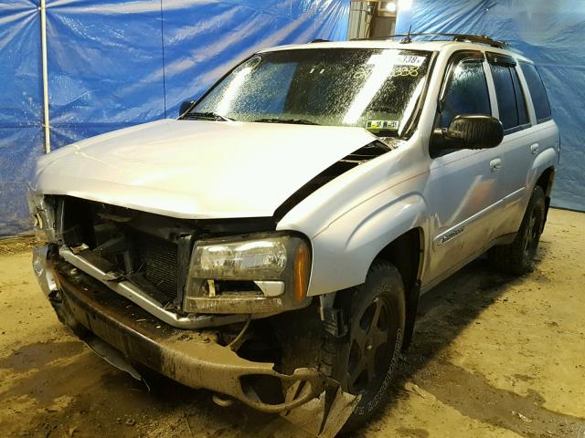 1GNDT13S342294877 - 2004 CHEVROLET TRAILBLAZE SILVER photo 2