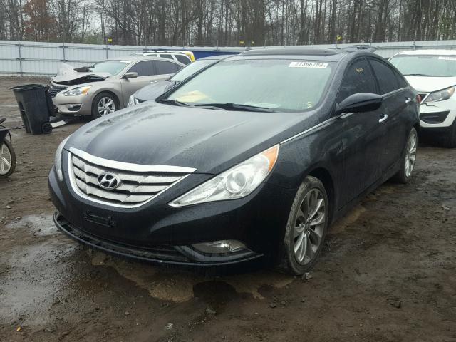 5NPEC4AB9BH203222 - 2011 HYUNDAI SONATA SE BLACK photo 2