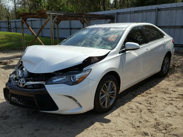 4T1BF1FK6FU474134 - 2015 TOYOTA CAMRY LE WHITE photo 2