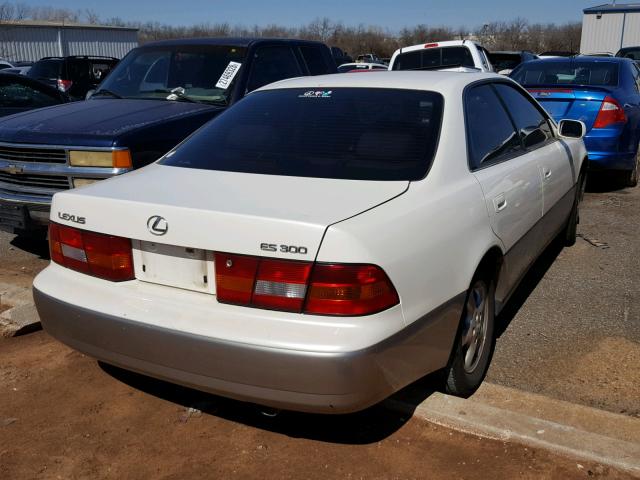 JT8BF28G9W0127650 - 1998 LEXUS ES 300 WHITE photo 4