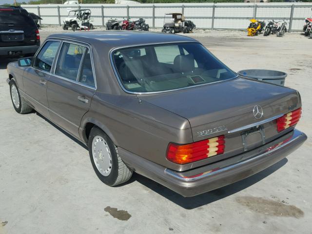 WDBCA25D8JA379681 - 1988 MERCEDES-BENZ 300 SEL BEIGE photo 3