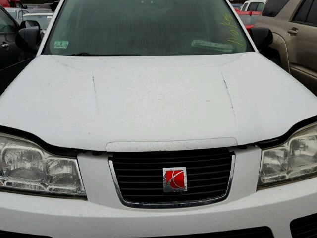 5GZCZ33D76S855275 - 2006 SATURN VUE WHITE photo 7