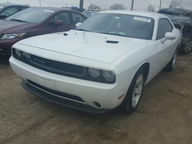 2C3CDYAG8CH285840 - 2012 DODGE CHALLENGER WHITE photo 2