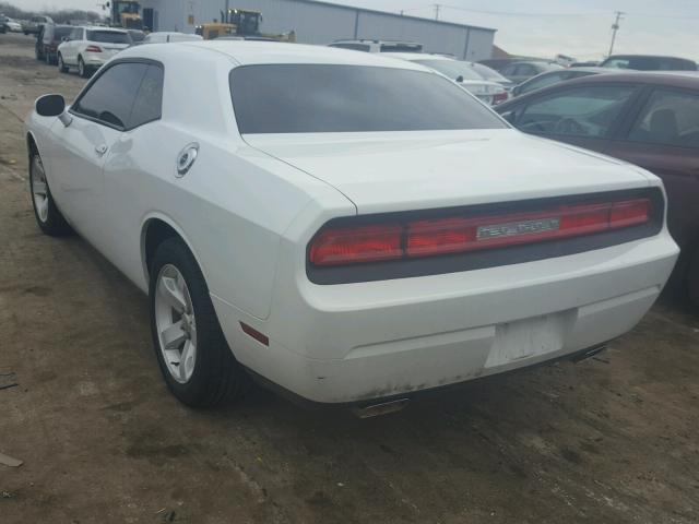 2C3CDYAG8CH285840 - 2012 DODGE CHALLENGER WHITE photo 3