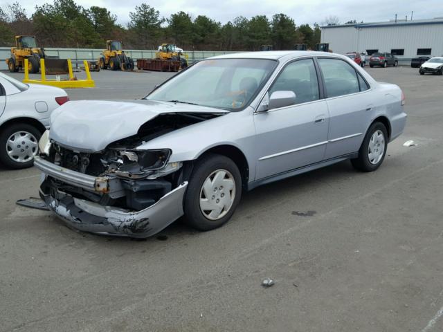 1HGCG16481A076636 - 2001 HONDA ACCORD LX SILVER photo 2