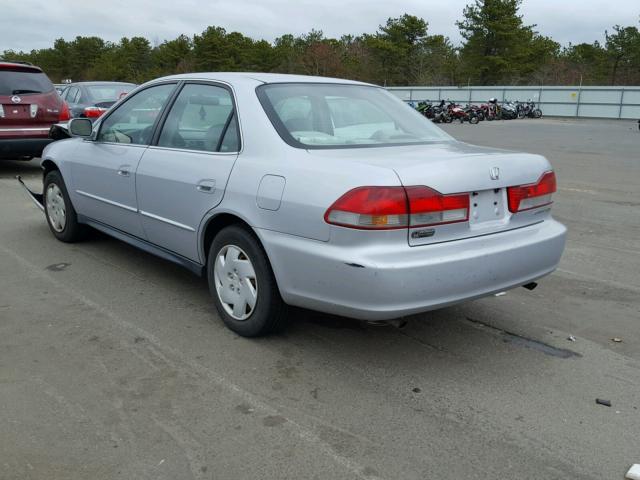 1HGCG16481A076636 - 2001 HONDA ACCORD LX SILVER photo 3