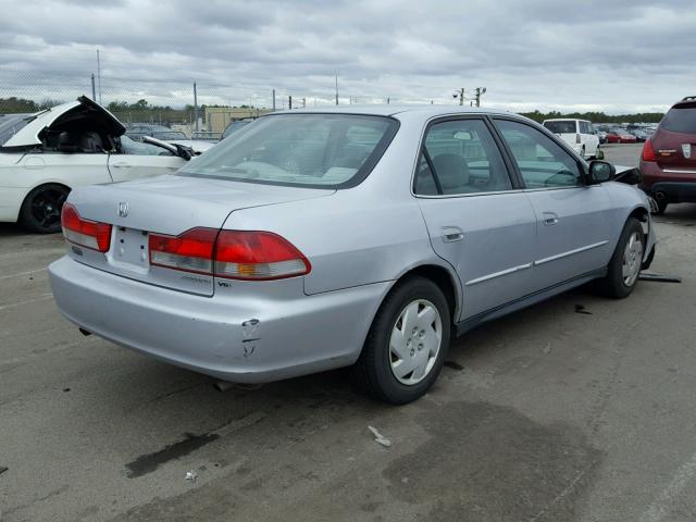 1HGCG16481A076636 - 2001 HONDA ACCORD LX SILVER photo 4