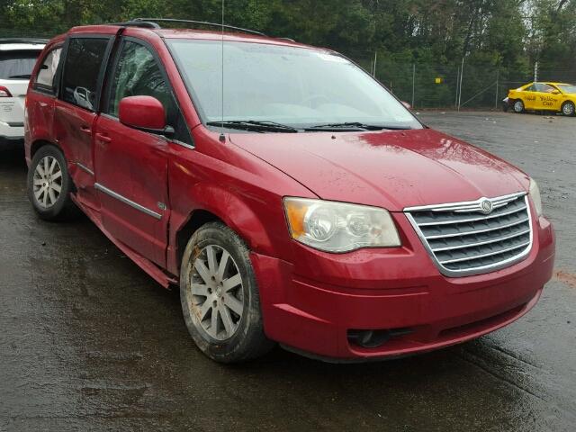 2A8HR54199R679416 - 2009 CHRYSLER TOWN & COU RED photo 1