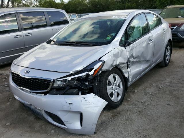 3KPFK4A70HE126045 - 2017 KIA FORTE LX SILVER photo 2