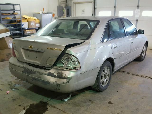 4T1BF28B4YU011303 - 2000 TOYOTA AVALON XL SILVER photo 4