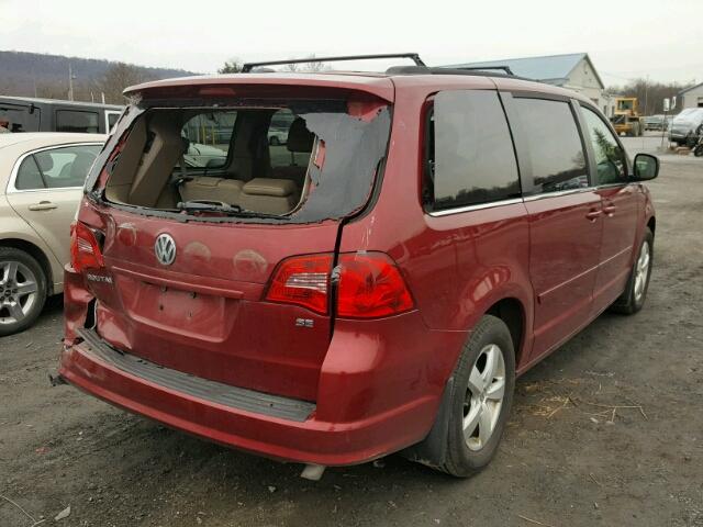 2V4RW3DG3BR717005 - 2011 VOLKSWAGEN ROUTAN SE MAROON photo 4