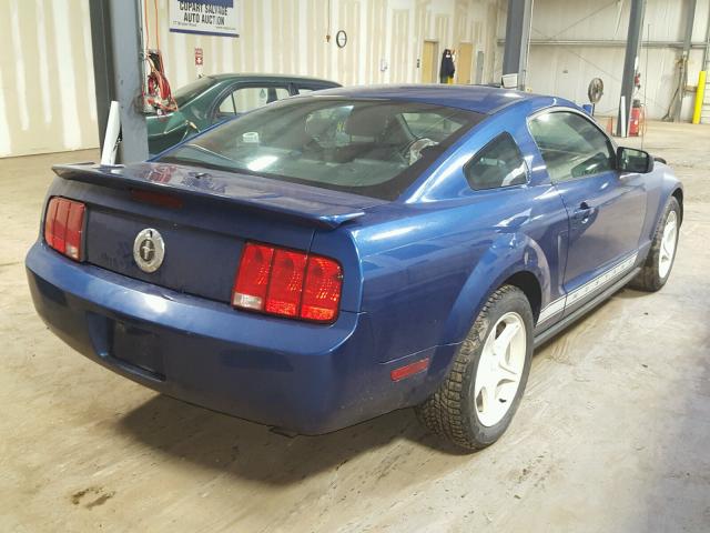 1ZVHT80N795131346 - 2009 FORD MUSTANG BLUE photo 4