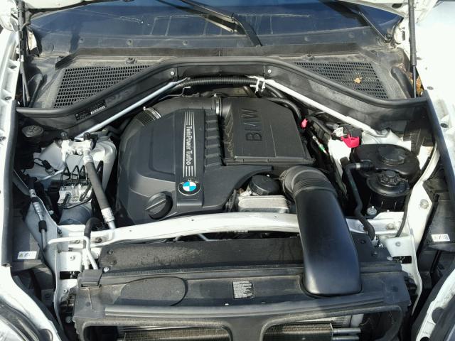 5UXZV4C54D0G51548 - 2013 BMW X5 XDRIVE3 WHITE photo 7