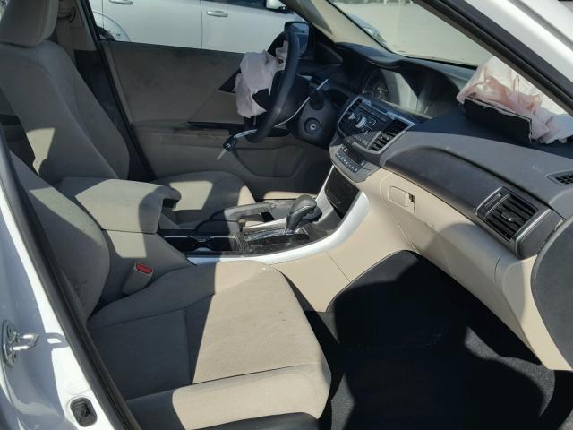 1HGCR2F36DA053609 - 2013 HONDA ACCORD LX WHITE photo 5