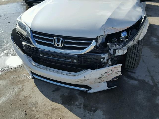 1HGCR2F36DA053609 - 2013 HONDA ACCORD LX WHITE photo 9