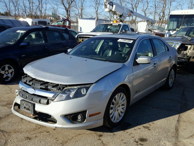 3FADP0L38AR182976 - 2010 FORD FUSION HYB SILVER photo 2