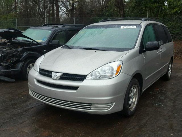 5TDZA23CX5S295652 - 2005 TOYOTA SIENNA CE SILVER photo 2