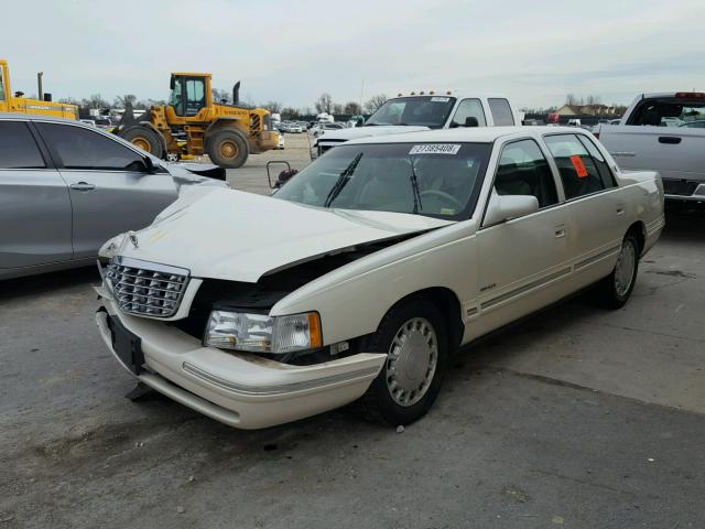 1G6KD54Y5WU730162 - 1998 CADILLAC DEVILLE WHITE photo 2