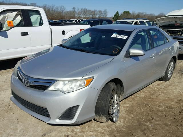 4T1BF1FK9CU029558 - 2012 TOYOTA CAMRY BASE SILVER photo 2