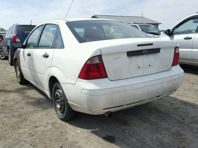 1FAFP34N36W122750 - 2006 FORD FOCUS ZX4 WHITE photo 3