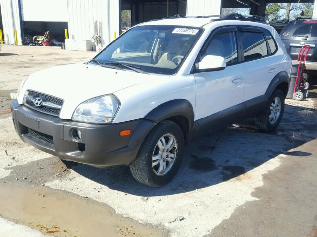 KM8JN12D88U810245 - 2008 HYUNDAI TUCSON SE WHITE photo 2