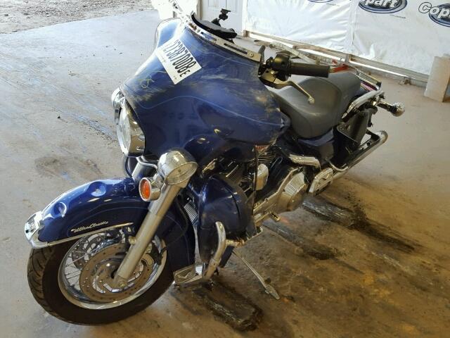 1HD1FCW136Y646095 - 2006 HARLEY-DAVIDSON FLHTCUI BLUE photo 2