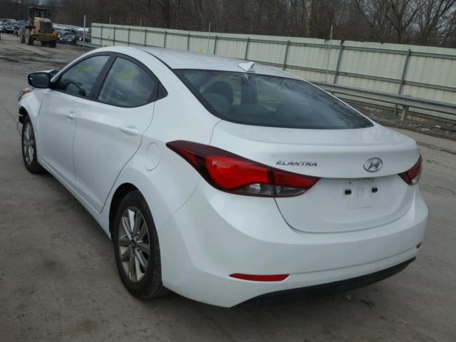 5NPDH4AE2GH668388 - 2016 HYUNDAI ELANTRA SE WHITE photo 3