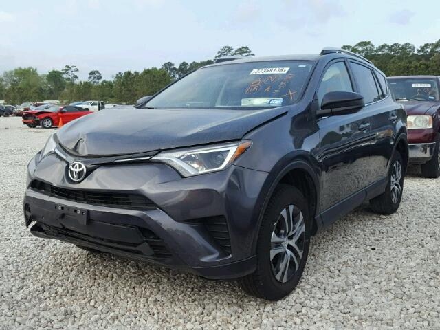 JTMZFREV4GJ081961 - 2016 TOYOTA RAV4 LE GRAY photo 2