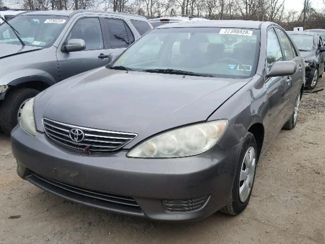 4T1BE32K85U957238 - 2005 TOYOTA CAMRY LE GRAY photo 2