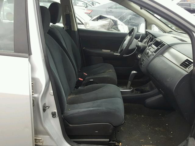 3N1BC1APXAL405288 - 2010 NISSAN VERSA S SILVER photo 5