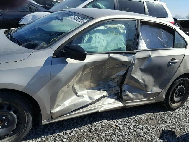 3VW2K7AJ8DM270094 - 2013 VOLKSWAGEN JETTA BASE 银色 照片 10